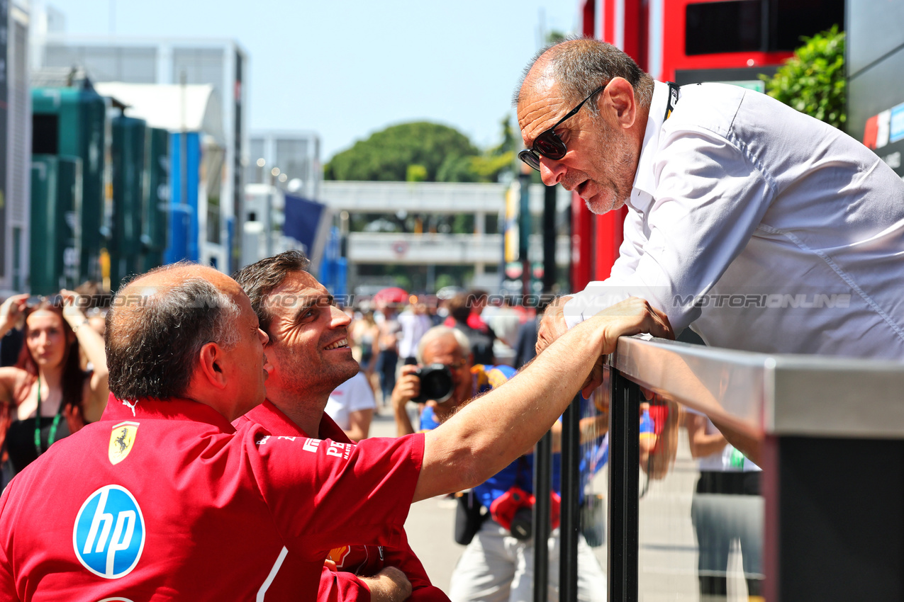 GP SPAGNA, (L to R): Frederic Vasseur (FRA) Ferrari Team Principal with Jerome d'Ambrosio (BEL) Ferrari Deputy Team Principal e Bruno Michel (FRA) F2 e F3 Chief Executive Officer.

01.06.2025. Formula 1 World Championship, Rd 9, Spanish Grand Prix, Barcelona, Spain, Gara Day.

- www.xpbimages.com, EMail: requests@xpbimages.com © Copyright: Batchelor / XPB Images