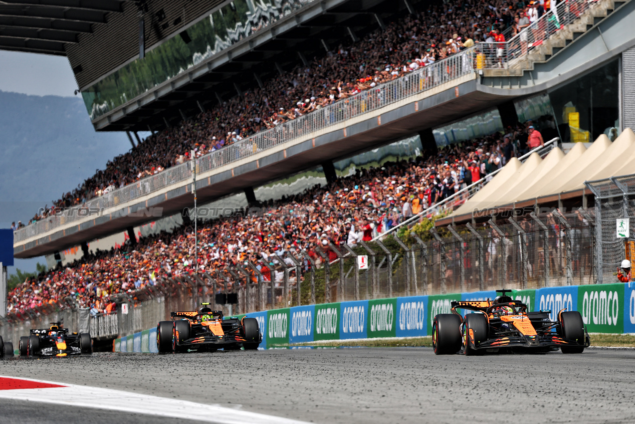 GP SPAGNA, Oscar Piastri (AUS) McLaren MCL39.

01.06.2025. Formula 1 World Championship, Rd 9, Spanish Grand Prix, Barcelona, Spain, Gara Day.

- www.xpbimages.com, EMail: requests@xpbimages.com © Copyright: Batchelor / XPB Images