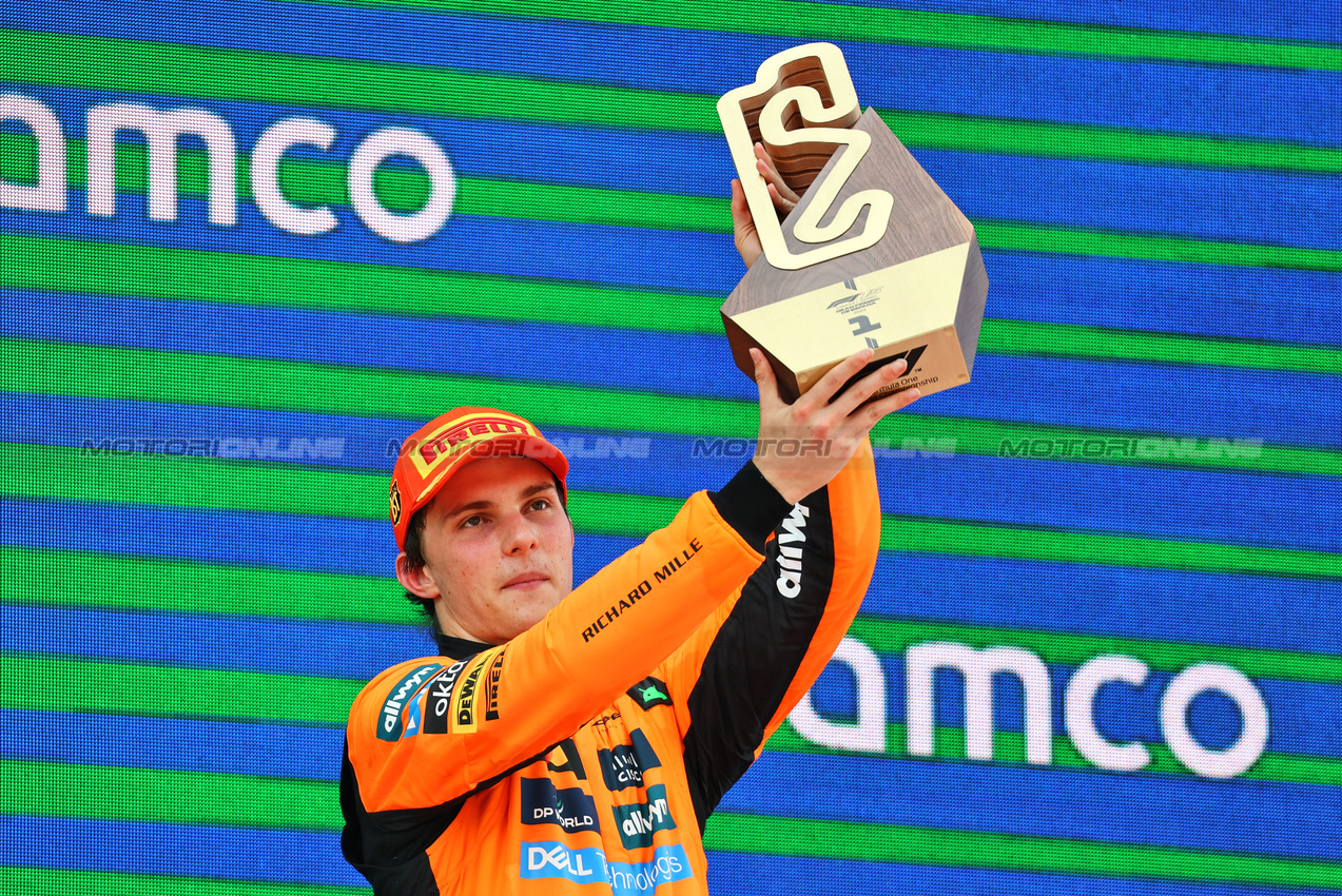 GP SPAGNA, Gara winner Oscar Piastri (AUS) McLaren celebrates on the podium.

01.06.2025. Formula 1 World Championship, Rd 9, Spanish Grand Prix, Barcelona, Spain, Gara Day.

- www.xpbimages.com, EMail: requests@xpbimages.com © Copyright: Batchelor / XPB Images