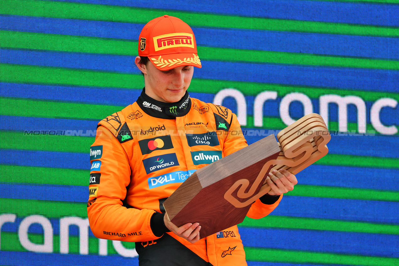GP SPAGNA, Gara winner Oscar Piastri (AUS) McLaren celebrates on the podium.

01.06.2025. Formula 1 World Championship, Rd 9, Spanish Grand Prix, Barcelona, Spain, Gara Day.

- www.xpbimages.com, EMail: requests@xpbimages.com © Copyright: Batchelor / XPB Images