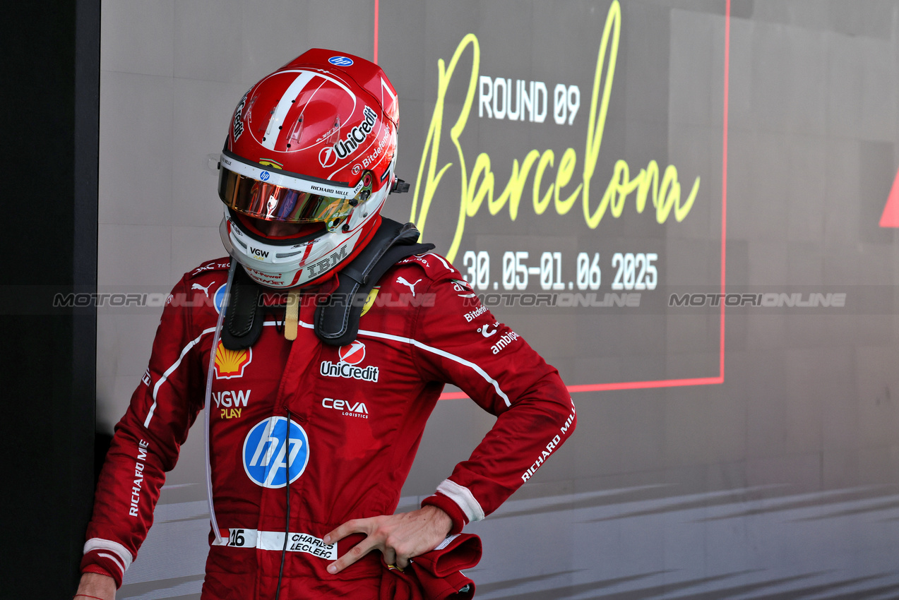 GP SPAGNA, Charles Leclerc (MON) Ferrari in parc ferme.

01.06.2025. Formula 1 World Championship, Rd 9, Spanish Grand Prix, Barcelona, Spain, Gara Day.

- www.xpbimages.com, EMail: requests@xpbimages.com © Copyright: Bearne / XPB Images
