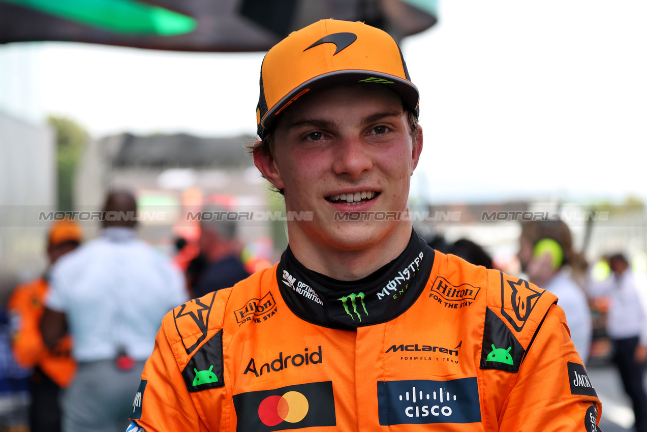 GP SPAGNA, Gara winner Oscar Piastri (AUS) McLaren in parc ferme.

01.06.2025. Formula 1 World Championship, Rd 9, Spanish Grand Prix, Barcelona, Spain, Gara Day.

 - www.xpbimages.com, EMail: requests@xpbimages.com © Copyright: Rew / XPB Images