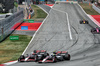 GP SPAGNA, Esteban Ocon (FRA) Haas VF-25 e Oliver Bearman (GBR) Haas VF-25 battle for position.

01.06.2025. Formula 1 World Championship, Rd 9, Spanish Grand Prix, Barcelona, Spain, Gara Day.

- www.xpbimages.com, EMail: requests@xpbimages.com © Copyright: Batchelor / XPB Images