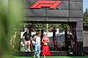 GP SPAGNA, (L to R): Liam Lawson (NZL) Racing Bulls with Domenica Hannah St. John (USA).

01.06.2025. Formula 1 World Championship, Rd 9, Spanish Grand Prix, Barcelona, Spain, Gara Day.

 - www.xpbimages.com, EMail: requests@xpbimages.com © Copyright: Rew / XPB Images