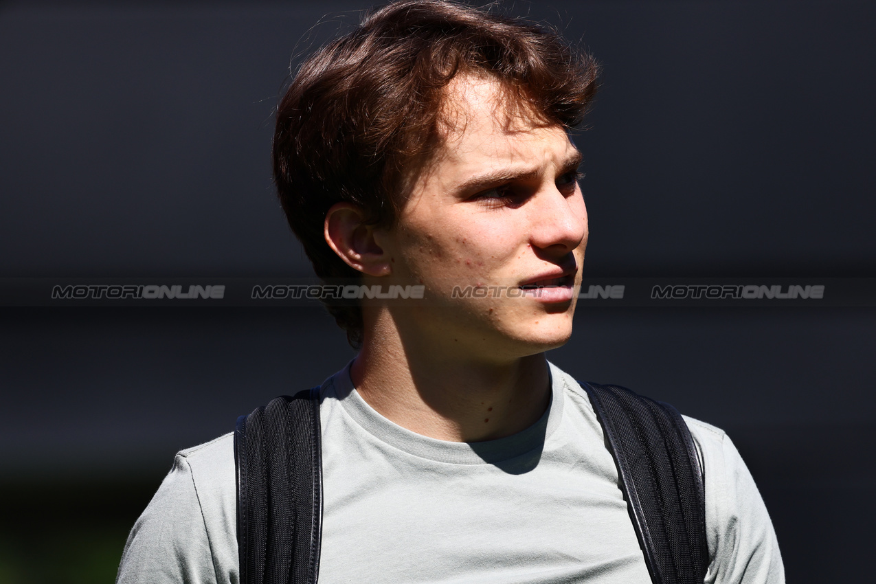 GP SPAGNA, Oscar Piastri (AUS), McLaren 
29.05.2025. Formula 1 World Championship, Rd 9, Spanish Grand Prix, Barcelona, Spain, Preparation Day.
- www.xpbimages.com, EMail: requests@xpbimages.com © Copyright: Charniaux / XPB Images