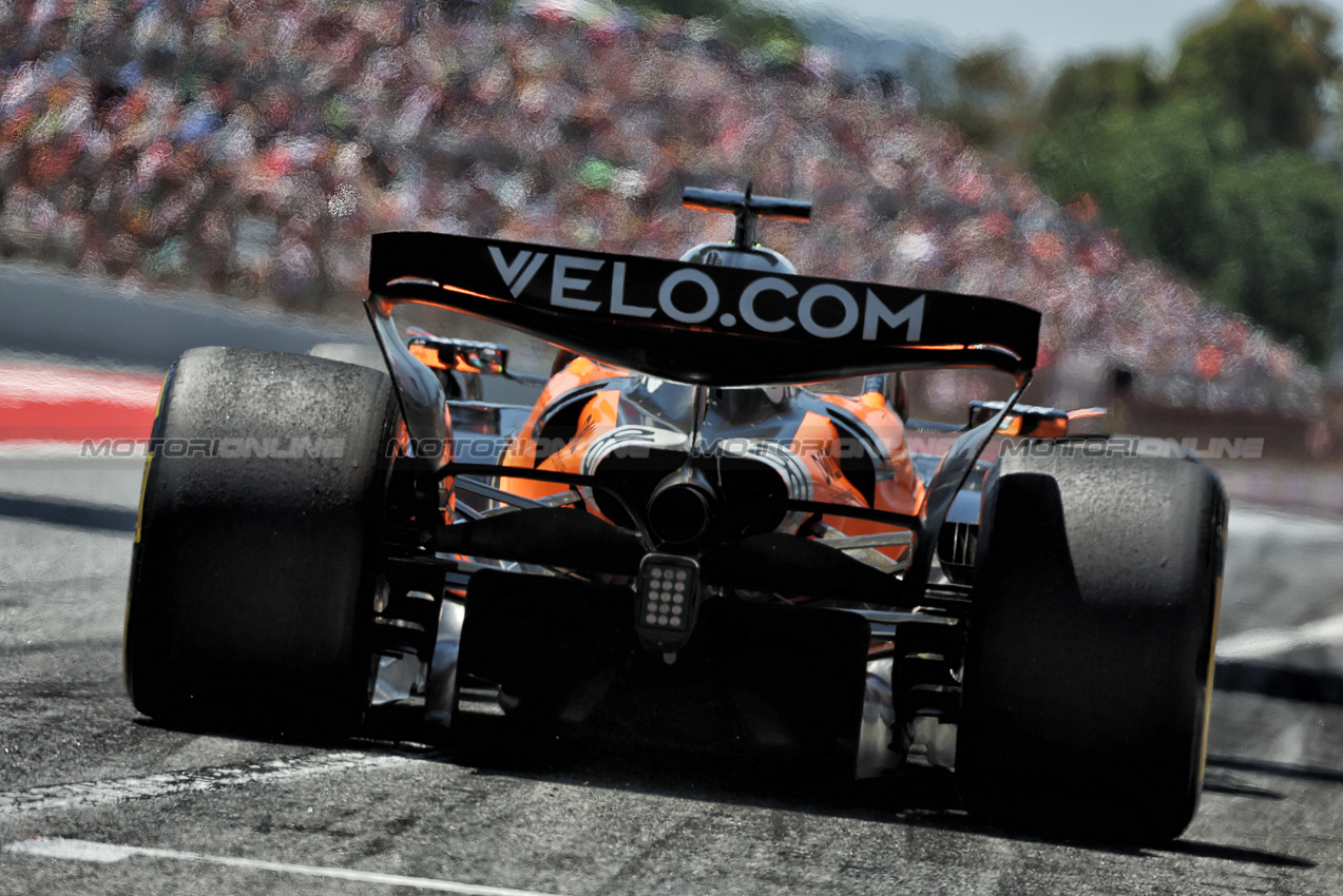GP SPAGNA, Oscar Piastri (AUS) McLaren MCL39.

31.05.2025. Formula 1 World Championship, Rd 9, Spanish Grand Prix, Barcelona, Spain, Qualifiche Day.

- www.xpbimages.com, EMail: requests@xpbimages.com © Copyright: Bearne / XPB Images