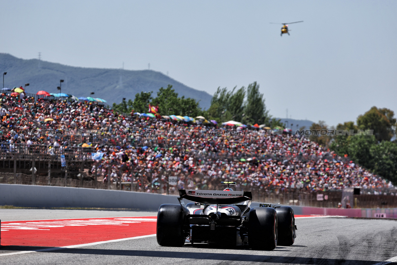 GP SPAGNA, Oliver Bearman (GBR) Haas VF-25.

31.05.2025. Formula 1 World Championship, Rd 9, Spanish Grand Prix, Barcelona, Spain, Qualifiche Day.

- www.xpbimages.com, EMail: requests@xpbimages.com © Copyright: Bearne / XPB Images