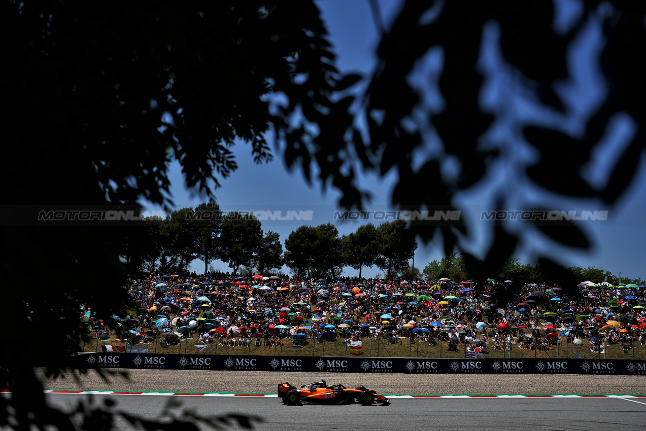 GP SPAGNA, Lando Norris (GBR) McLaren MCL39.

31.05.2025. Formula 1 World Championship, Rd 9, Spanish Grand Prix, Barcelona, Spain, Qualifiche Day.

- www.xpbimages.com, EMail: requests@xpbimages.com © Copyright: Charniaux / XPB Images