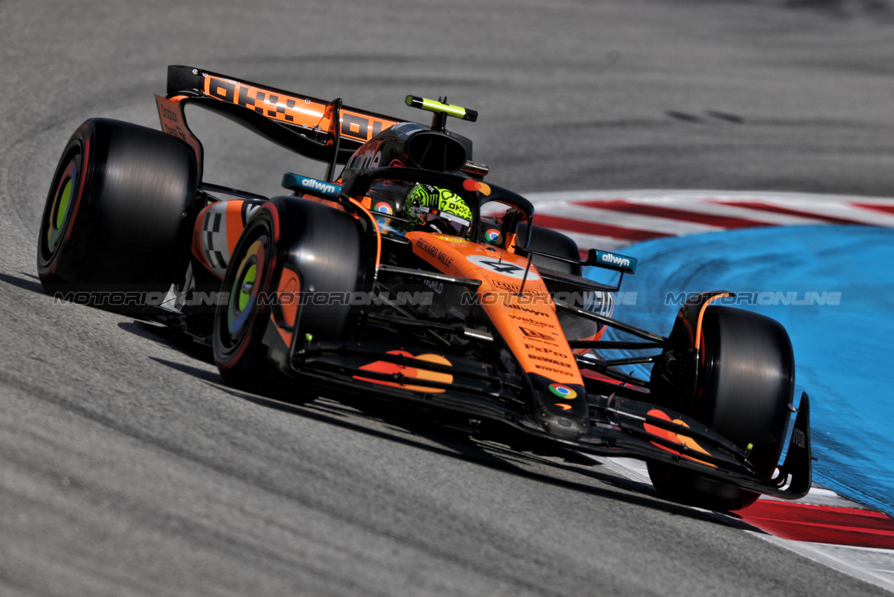 GP SPAGNA, Lando Norris (GBR) McLaren MCL39.

31.05.2025. Formula 1 World Championship, Rd 9, Spanish Grand Prix, Barcelona, Spain, Qualifiche Day.

- www.xpbimages.com, EMail: requests@xpbimages.com © Copyright: Charniaux / XPB Images
