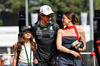 GP SPAGNA, Andrea Kimi Antonelli (ITA) Mercedes AMG F1 (Centre) with his sister Maggie Antonelli (ITA) (Left) e girlfriend Eliska Babickova (CZE) (Right).

31.05.2025. Formula 1 World Championship, Rd 9, Spanish Grand Prix, Barcelona, Spain, Qualifiche Day.

 - www.xpbimages.com, EMail: requests@xpbimages.com © Copyright: Rew / XPB Images