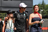 GP SPAGNA, Andrea Kimi Antonelli (ITA) Mercedes AMG F1 (Centre) with his sister Maggie Antonelli (ITA) (Left) e girlfriend Eliska Babickova (CZE) (Right).

31.05.2025. Formula 1 World Championship, Rd 9, Spanish Grand Prix, Barcelona, Spain, Qualifiche Day.

 - www.xpbimages.com, EMail: requests@xpbimages.com © Copyright: Rew / XPB Images