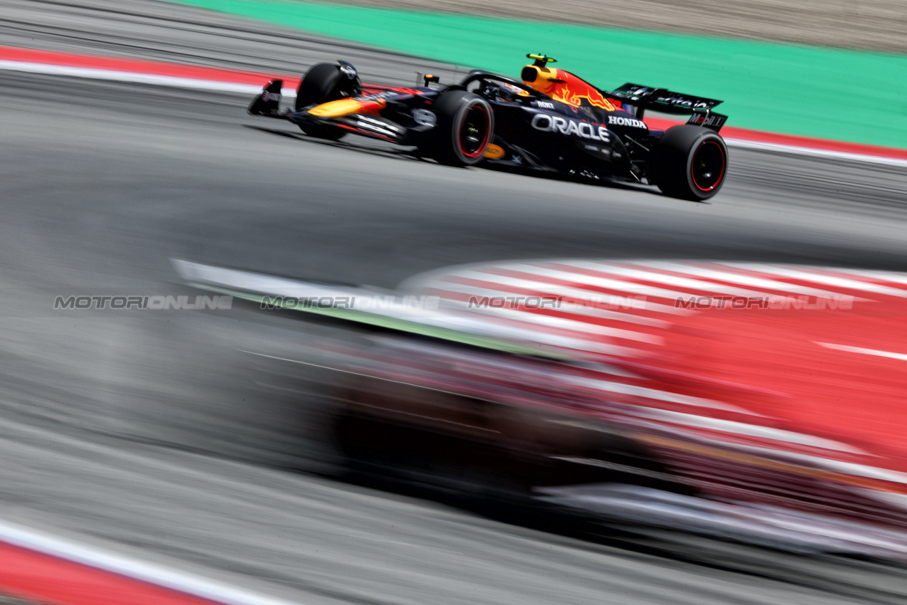 GP SPAGNA, Yuki Tsunoda (JPN) Red Bull Racing RB21.

30.05.2025 Formula 1 World Championship, Rd 9, Spanish Grand Prix, Barcelona, Spain, Practice Day.

- www.xpbimages.com, EMail: requests@xpbimages.com © Copyright: Charniaux / XPB Images