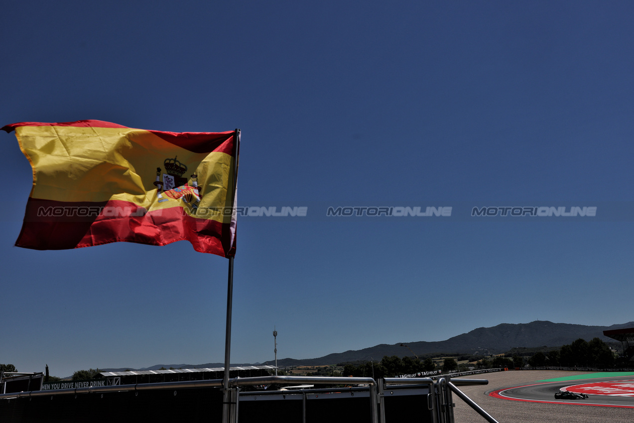 GP SPAGNA, George Russell (GBR) Mercedes AMG F1 W16.

30.05.2025 Formula 1 World Championship, Rd 9, Spanish Grand Prix, Barcelona, Spain, Practice Day.

- www.xpbimages.com, EMail: requests@xpbimages.com © Copyright: Charniaux / XPB Images