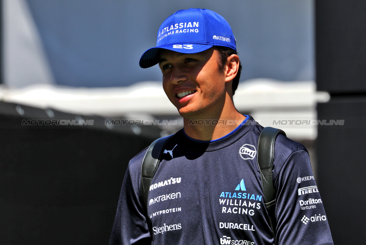 GP SPAGNA, Alexander Albon (THA) Atlassian Williams Racing.

30.05.2025 Formula 1 World Championship, Rd 9, Spanish Grand Prix, Barcelona, Spain, Practice Day.

 - www.xpbimages.com, EMail: requests@xpbimages.com © Copyright: Rew / XPB Images