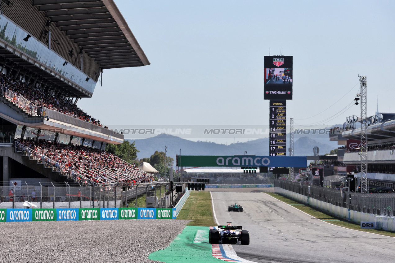 GP SPAGNA, Isack Hadjar (FRA) Racing Bulls VCARB 02.

30.05.2025 Formula 1 World Championship, Rd 9, Spanish Grand Prix, Barcelona, Spain, Practice Day.

- www.xpbimages.com, EMail: requests@xpbimages.com © Copyright: Bearne / XPB Images