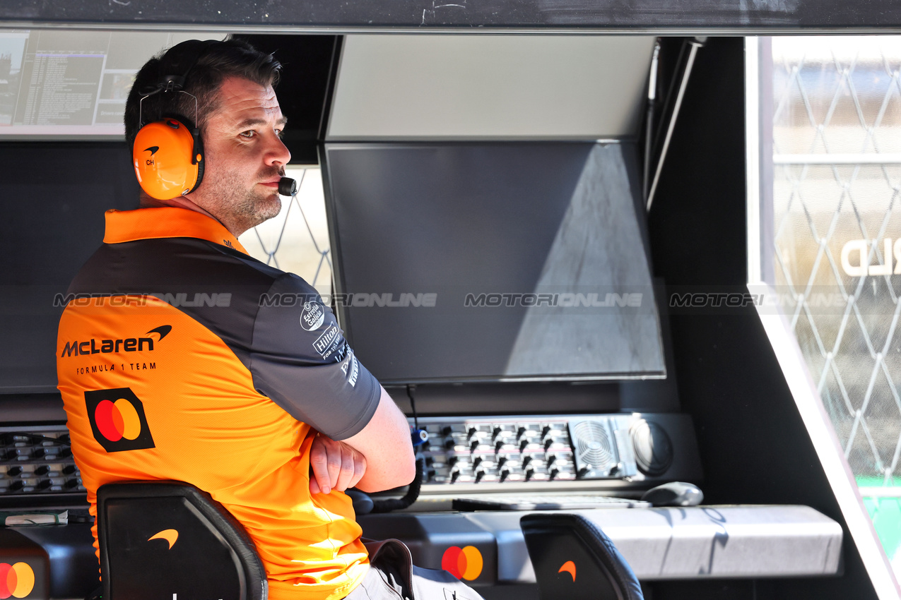 GP SPAGNA, Charlie Hooper (GBR) McLaren Director of Car Operations e Engineering.

30.05.2025 Formula 1 World Championship, Rd 9, Spanish Grand Prix, Barcelona, Spain, Practice Day.

- www.xpbimages.com, EMail: requests@xpbimages.com © Copyright: Batchelor / XPB Images