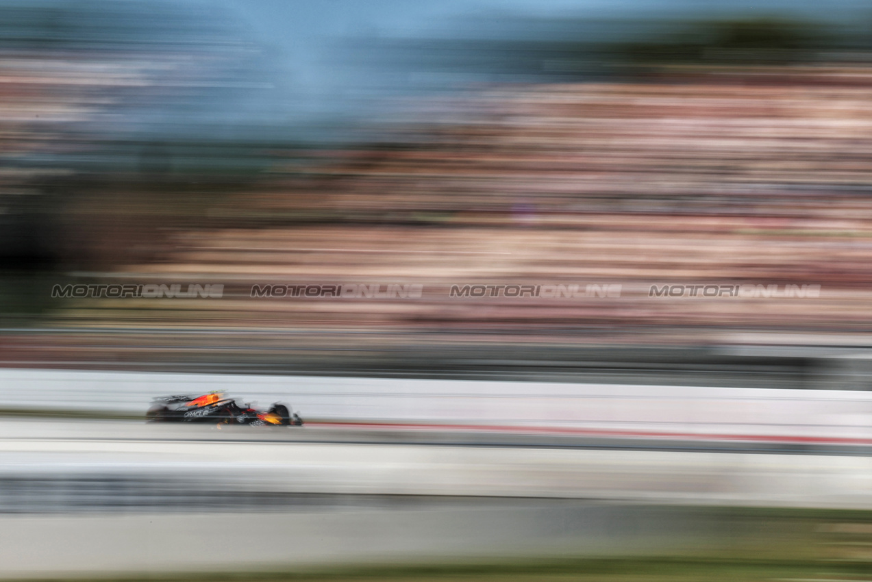 GP SPAGNA, Yuki Tsunoda (JPN) Red Bull Racing RB21.

30.05.2025 Formula 1 World Championship, Rd 9, Spanish Grand Prix, Barcelona, Spain, Practice Day.

 - www.xpbimages.com, EMail: requests@xpbimages.com © Copyright: Rew / XPB Images