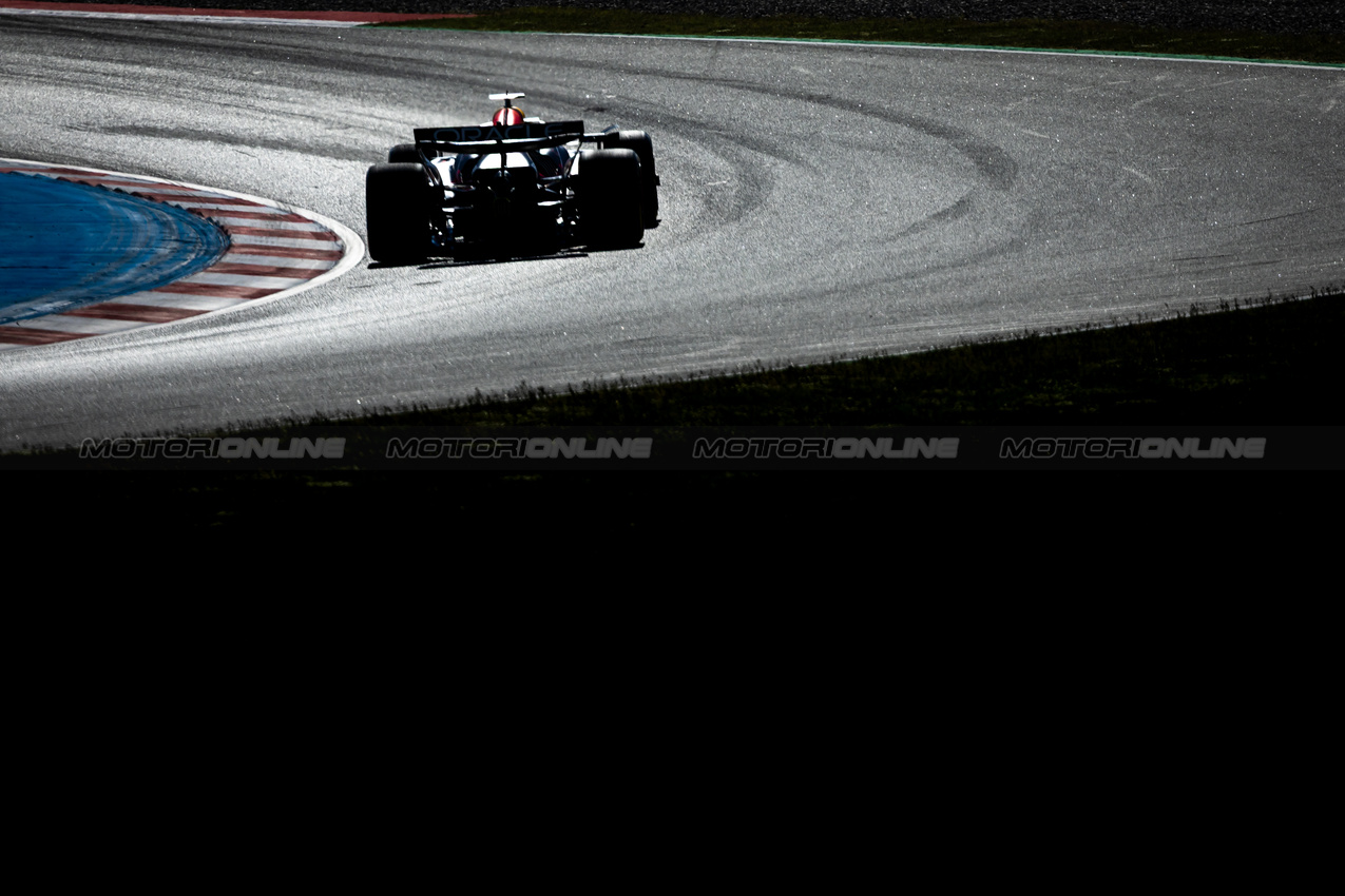 GP SPAGNA, Max Verstappen (NLD) Red Bull Racing RB21.

30.05.2025 Formula 1 World Championship, Rd 9, Spanish Grand Prix, Barcelona, Spain, Practice Day.

- www.xpbimages.com, EMail: requests@xpbimages.com © Copyright: Bearne / XPB Images