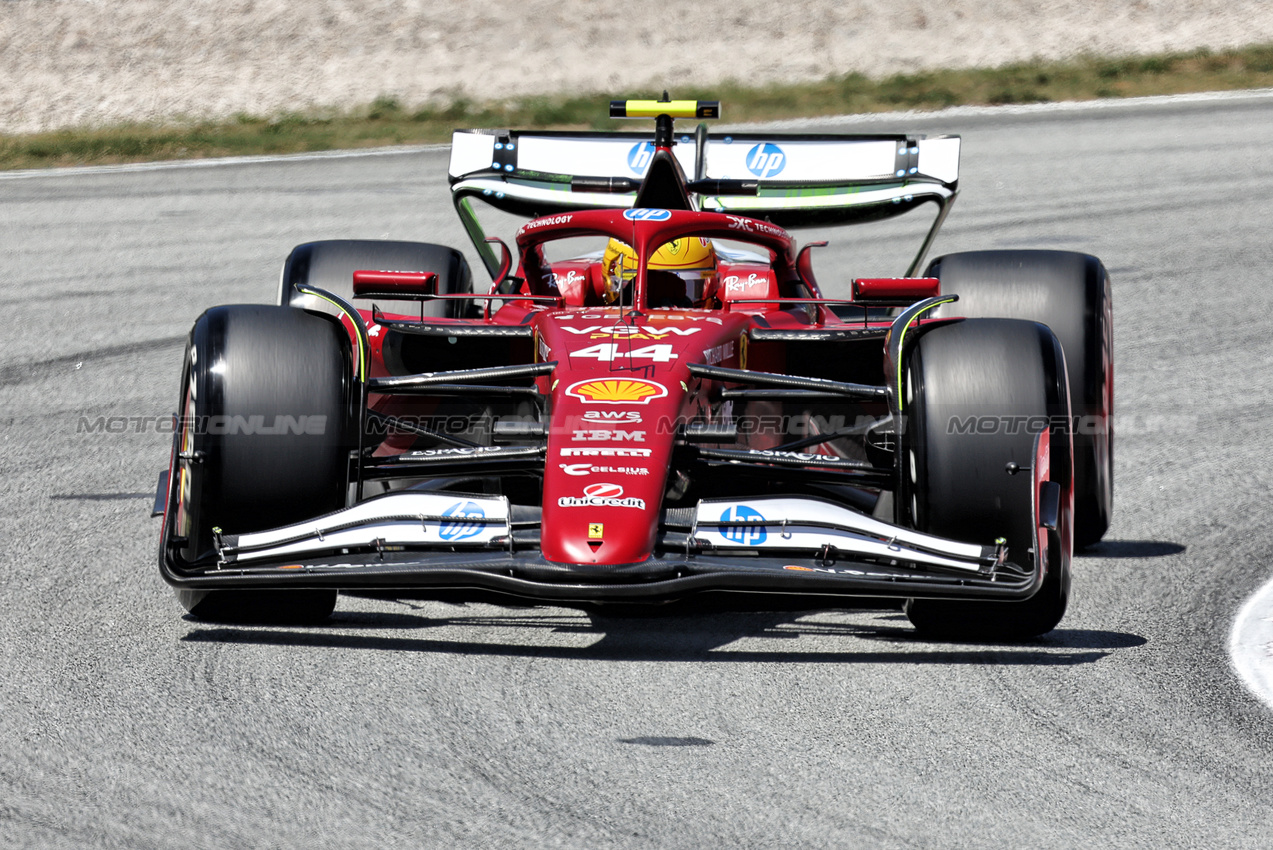 GP SPAGNA, Lewis Hamilton (GBR) Ferrari SF-25.

30.05.2025 Formula 1 World Championship, Rd 9, Spanish Grand Prix, Barcelona, Spain, Practice Day.

- www.xpbimages.com, EMail: requests@xpbimages.com © Copyright: Bearne / XPB Images