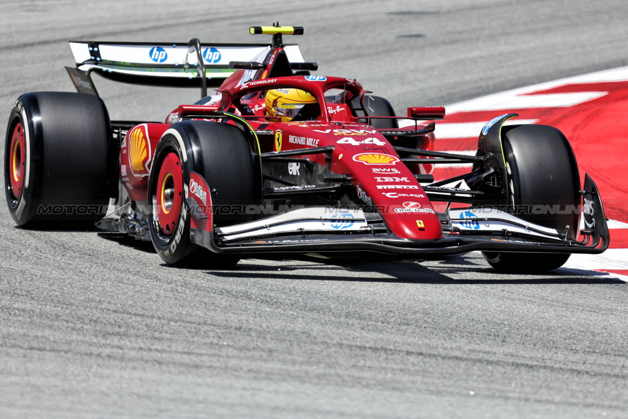 GP SPAGNA, Lewis Hamilton (GBR) Ferrari SF-25.

30.05.2025 Formula 1 World Championship, Rd 9, Spanish Grand Prix, Barcelona, Spain, Practice Day.

- www.xpbimages.com, EMail: requests@xpbimages.com © Copyright: Bearne / XPB Images
