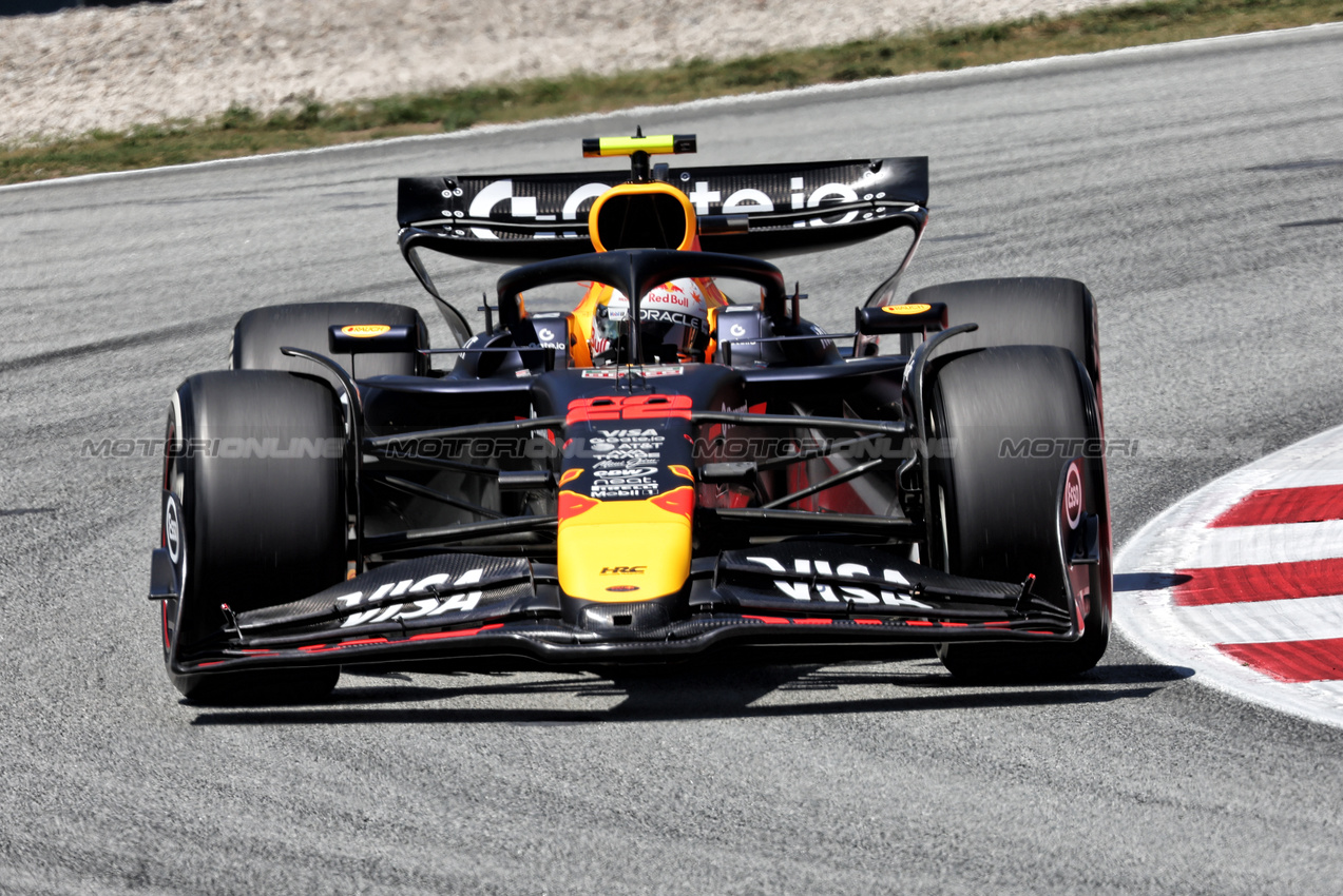 GP SPAGNA, Yuki Tsunoda (JPN) Red Bull Racing RB21.

30.05.2025 Formula 1 World Championship, Rd 9, Spanish Grand Prix, Barcelona, Spain, Practice Day.

- www.xpbimages.com, EMail: requests@xpbimages.com © Copyright: Bearne / XPB Images