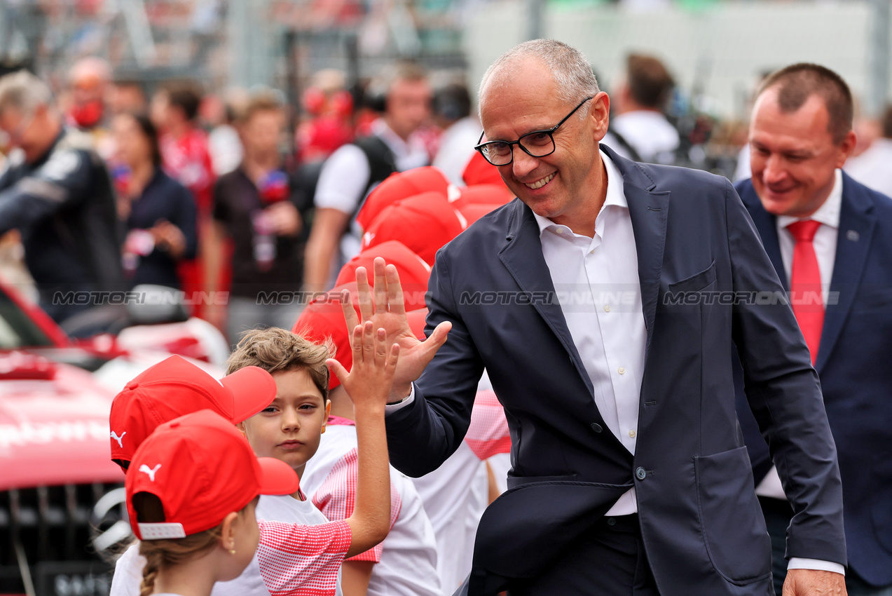 GP UNGHERIA, Stefano Domenicali (ITA) Formula One President e CEO on the grid.

03.08.2025. Formula 1 World Championship, Rd 14, Hungarian Grand Prix, Budapest, Hungary, Gara Day.

- www.xpbimages.com, EMail: requests@xpbimages.com © Copyright: Moy / XPB Images