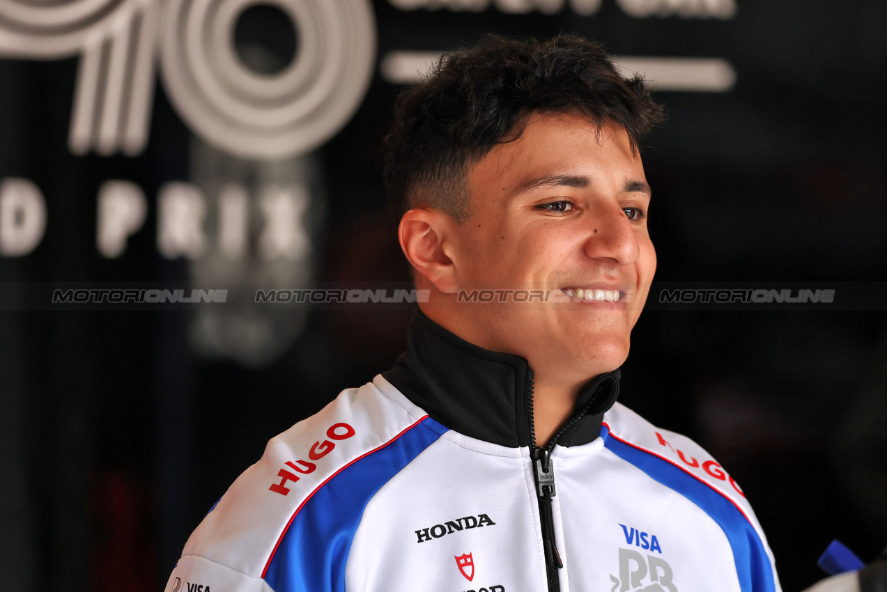 GP UNGHERIA, Isack Hadjar (FRA) Racing Bulls on the drivers' parade.

03.08.2025. Formula 1 World Championship, Rd 14, Hungarian Grand Prix, Budapest, Hungary, Gara Day.

- www.xpbimages.com, EMail: requests@xpbimages.com © Copyright: Moy / XPB Images