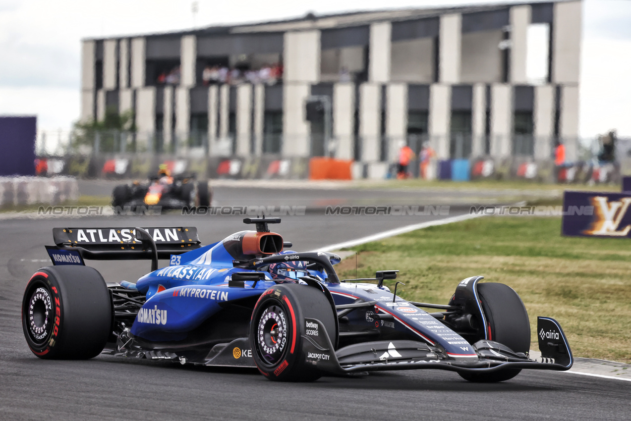 GP UNGHERIA, Alexander Albon (THA) Atlassian Williams Racing FW47.

03.08.2025. Formula 1 World Championship, Rd 14, Hungarian Grand Prix, Budapest, Hungary, Gara Day.

- www.xpbimages.com, EMail: requests@xpbimages.com © Copyright: Bearne / XPB Images