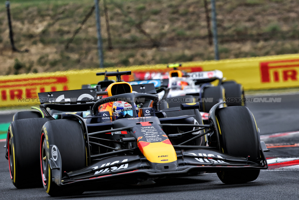 GP UNGHERIA, Max Verstappen (NLD) Red Bull Racing RB21.

03.08.2025. Formula 1 World Championship, Rd 14, Hungarian Grand Prix, Budapest, Hungary, Gara Day.

- www.xpbimages.com, EMail: requests@xpbimages.com © Copyright: Batchelor / XPB Images