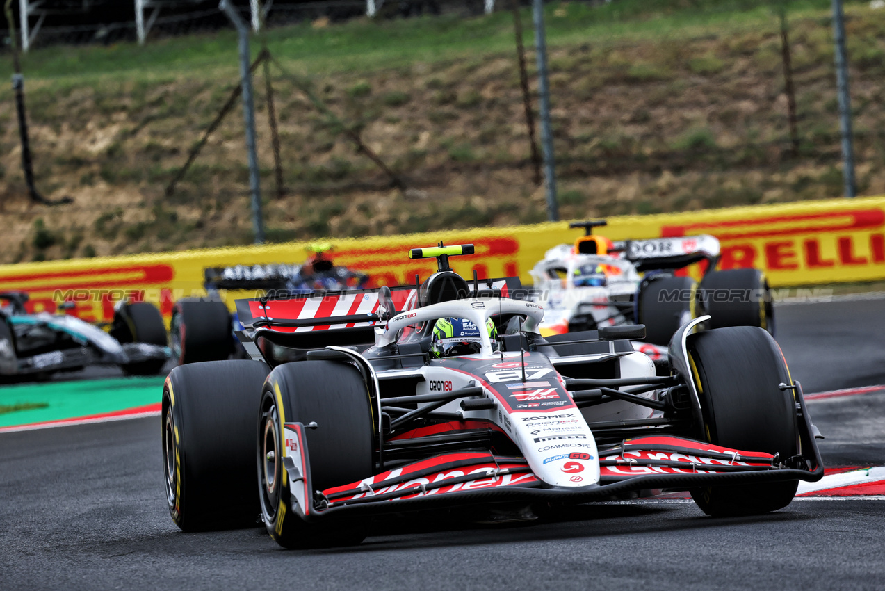 GP UNGHERIA, Oliver Bearman (GBR) Haas VF-25.

03.08.2025. Formula 1 World Championship, Rd 14, Hungarian Grand Prix, Budapest, Hungary, Gara Day.

- www.xpbimages.com, EMail: requests@xpbimages.com © Copyright: Batchelor / XPB Images