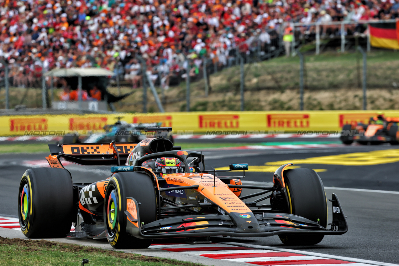 GP UNGHERIA, Oscar Piastri (AUS) McLaren MCL39.

03.08.2025. Formula 1 World Championship, Rd 14, Hungarian Grand Prix, Budapest, Hungary, Gara Day.

- www.xpbimages.com, EMail: requests@xpbimages.com © Copyright: Batchelor / XPB Images