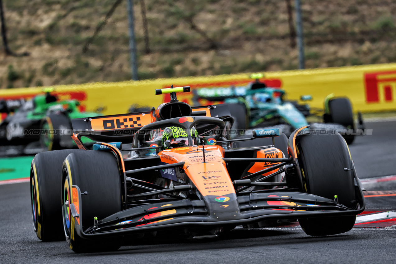GP UNGHERIA, Lando Norris (GBR) McLaren MCL39.

03.08.2025. Formula 1 World Championship, Rd 14, Hungarian Grand Prix, Budapest, Hungary, Gara Day.

- www.xpbimages.com, EMail: requests@xpbimages.com © Copyright: Batchelor / XPB Images
