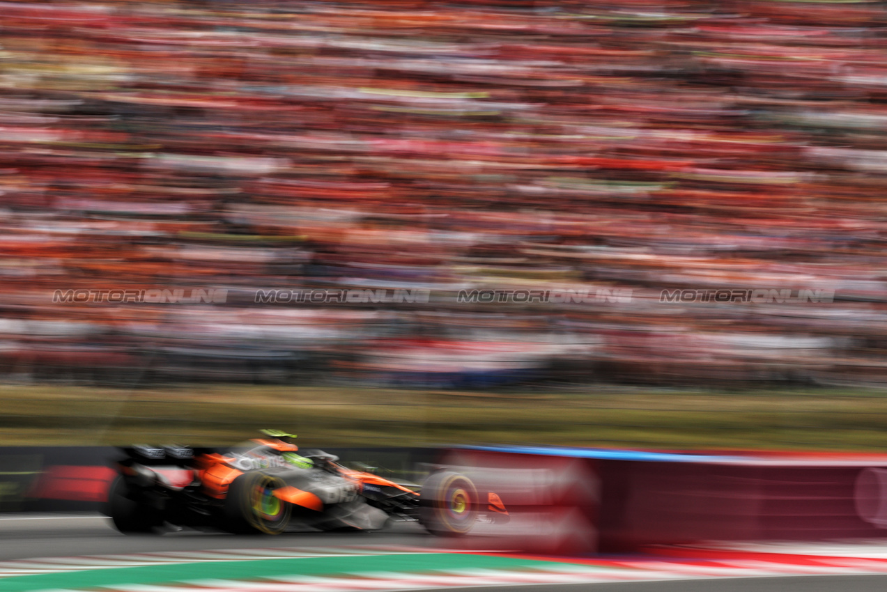 GP UNGHERIA, Lando Norris (GBR) McLaren MCL39.

03.08.2025. Formula 1 World Championship, Rd 14, Hungarian Grand Prix, Budapest, Hungary, Gara Day.

- www.xpbimages.com, EMail: requests@xpbimages.com © Copyright: Moy / XPB Images