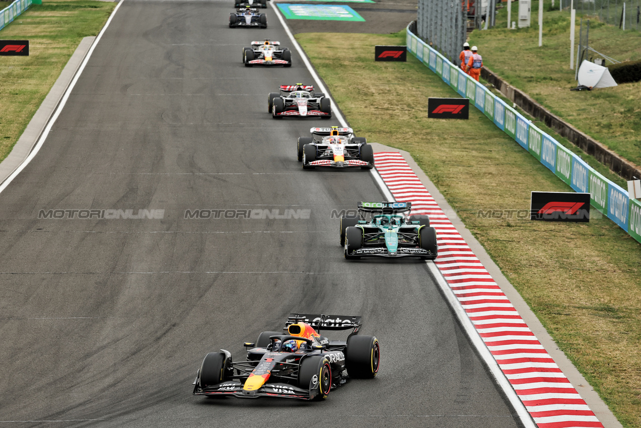 GP UNGHERIA, Max Verstappen (NLD) Red Bull Racing RB21.

03.08.2025. Formula 1 World Championship, Rd 14, Hungarian Grand Prix, Budapest, Hungary, Gara Day.

- www.xpbimages.com, EMail: requests@xpbimages.com © Copyright: Moy / XPB Images