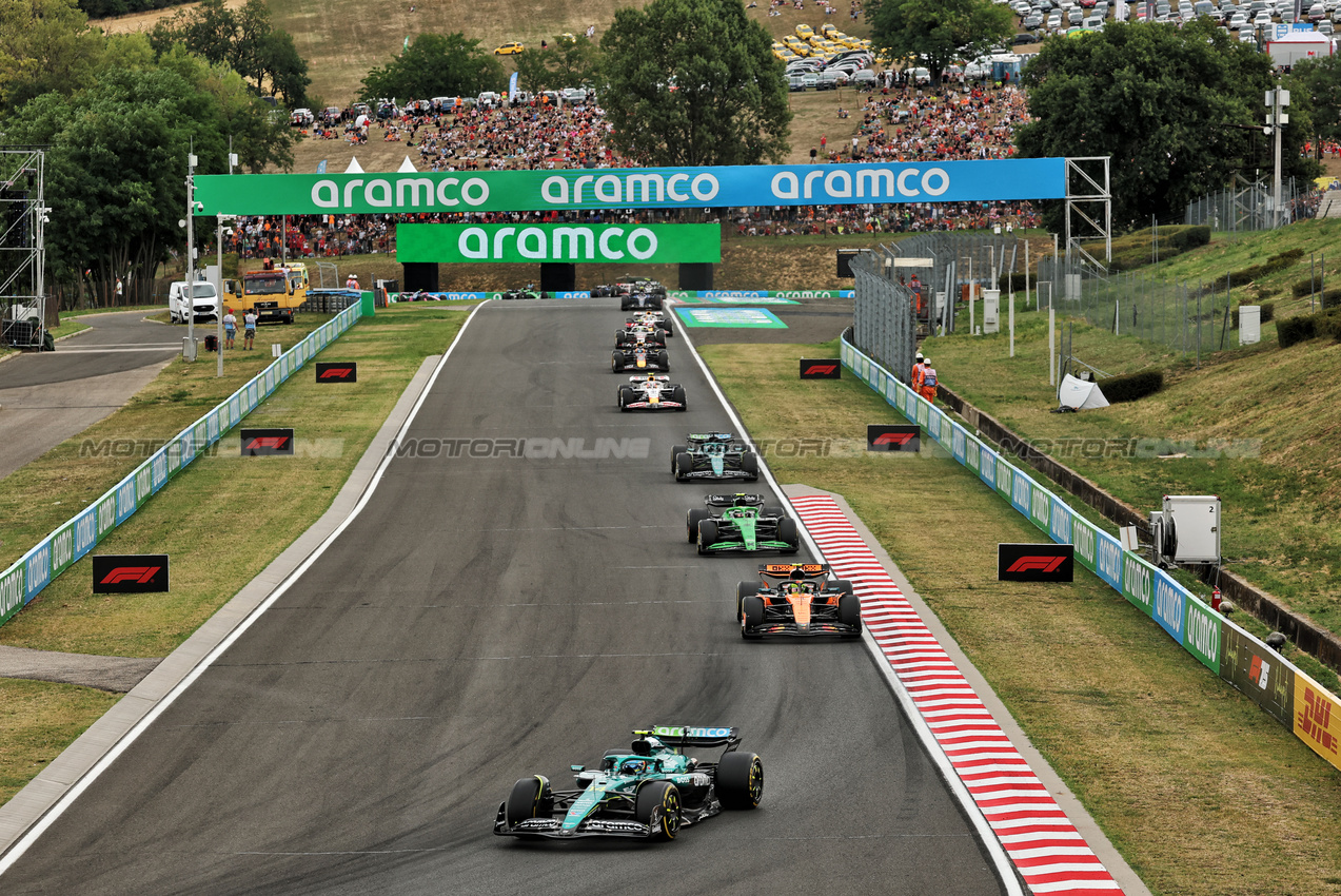 GP UNGHERIA, Fernando Alonso (ESP) Aston Martin F1 Team AMR25.

03.08.2025. Formula 1 World Championship, Rd 14, Hungarian Grand Prix, Budapest, Hungary, Gara Day.

- www.xpbimages.com, EMail: requests@xpbimages.com © Copyright: Moy / XPB Images