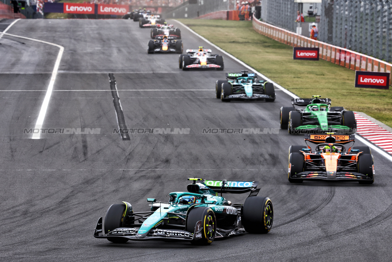 GP UNGHERIA, Fernando Alonso (ESP) Aston Martin F1 Team AMR25.

03.08.2025. Formula 1 World Championship, Rd 14, Hungarian Grand Prix, Budapest, Hungary, Gara Day.

- www.xpbimages.com, EMail: requests@xpbimages.com © Copyright: Charniaux / XPB Images