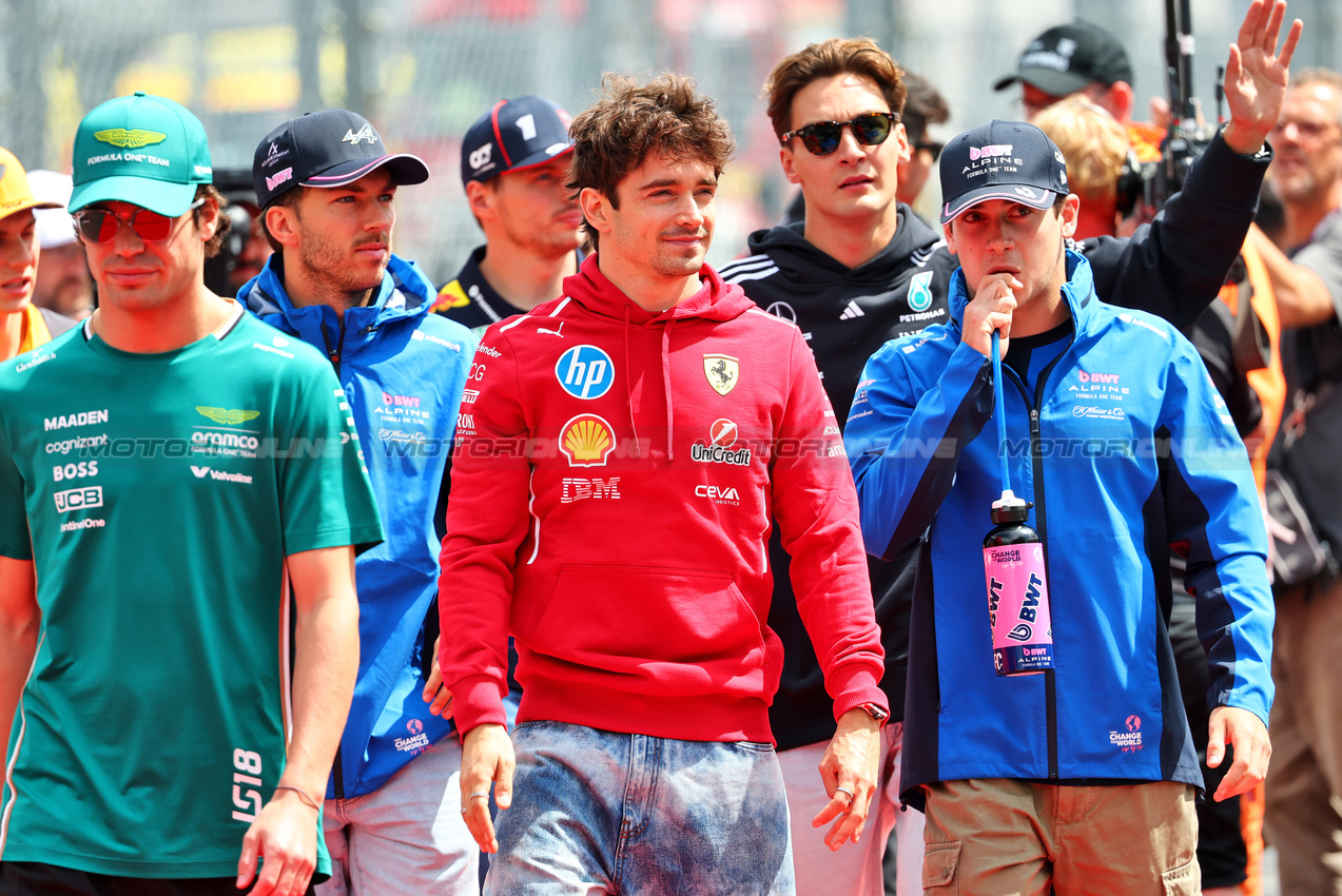 GP UNGHERIA, (L to R): Charles Leclerc (MON) Ferrari with Franco Colapinto (ARG) Alpine F1 Team on the drivers' parade.

03.08.2025. Formula 1 World Championship, Rd 14, Hungarian Grand Prix, Budapest, Hungary, Gara Day.

- www.xpbimages.com, EMail: requests@xpbimages.com © Copyright: Batchelor / XPB Images
