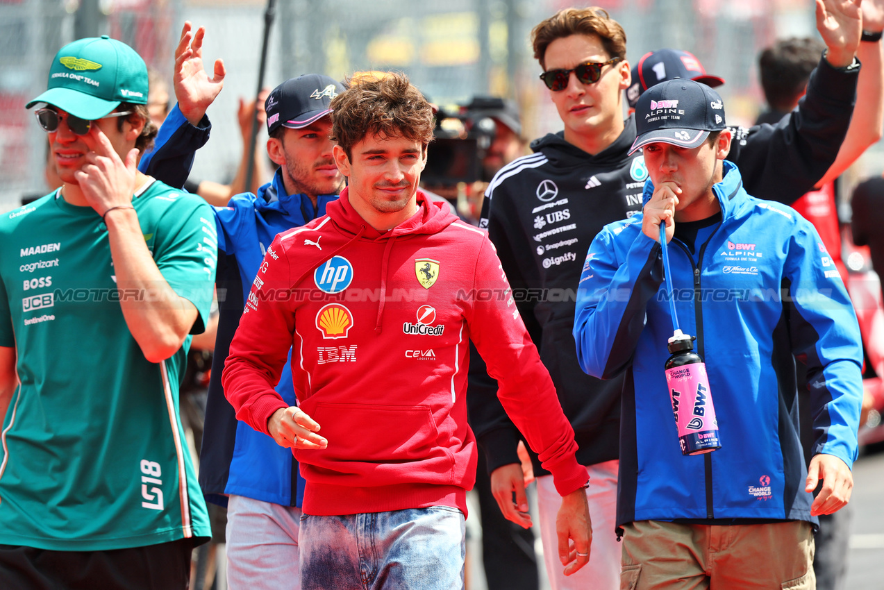 GP UNGHERIA, (L to R): Charles Leclerc (MON) Ferrari with Franco Colapinto (ARG) Alpine F1 Team on the drivers' parade.

03.08.2025. Formula 1 World Championship, Rd 14, Hungarian Grand Prix, Budapest, Hungary, Gara Day.

- www.xpbimages.com, EMail: requests@xpbimages.com © Copyright: Batchelor / XPB Images