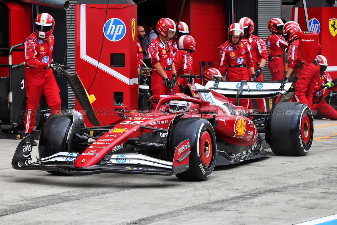 GP UNGHERIA, Charles Leclerc (MON) Ferrari SF-25 makes a pit stop.

03.08.2025. Formula 1 World Championship, Rd 14, Hungarian Grand Prix, Budapest, Hungary, Gara Day.

- www.xpbimages.com, EMail: requests@xpbimages.com © Copyright: Bearne / XPB Images