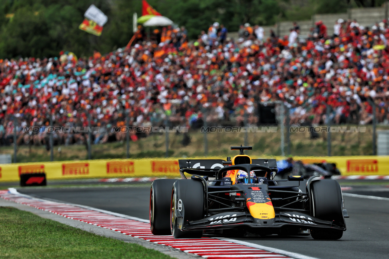 GP UNGHERIA, Max Verstappen (NLD) Red Bull Racing RB21.

03.08.2025. Formula 1 World Championship, Rd 14, Hungarian Grand Prix, Budapest, Hungary, Gara Day.

- www.xpbimages.com, EMail: requests@xpbimages.com © Copyright: Batchelor / XPB Images