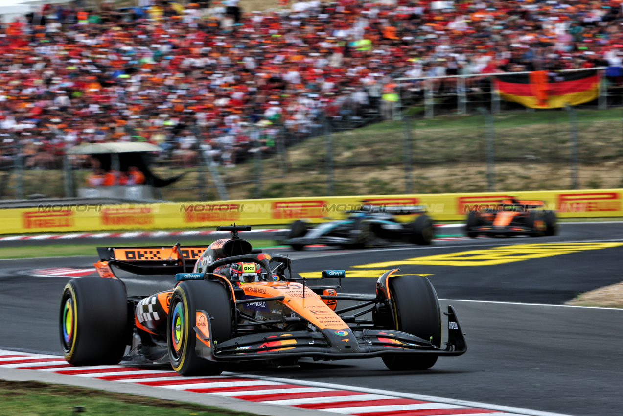 GP UNGHERIA, Oscar Piastri (AUS) McLaren MCL39.

03.08.2025. Formula 1 World Championship, Rd 14, Hungarian Grand Prix, Budapest, Hungary, Gara Day.

- www.xpbimages.com, EMail: requests@xpbimages.com © Copyright: Batchelor / XPB Images