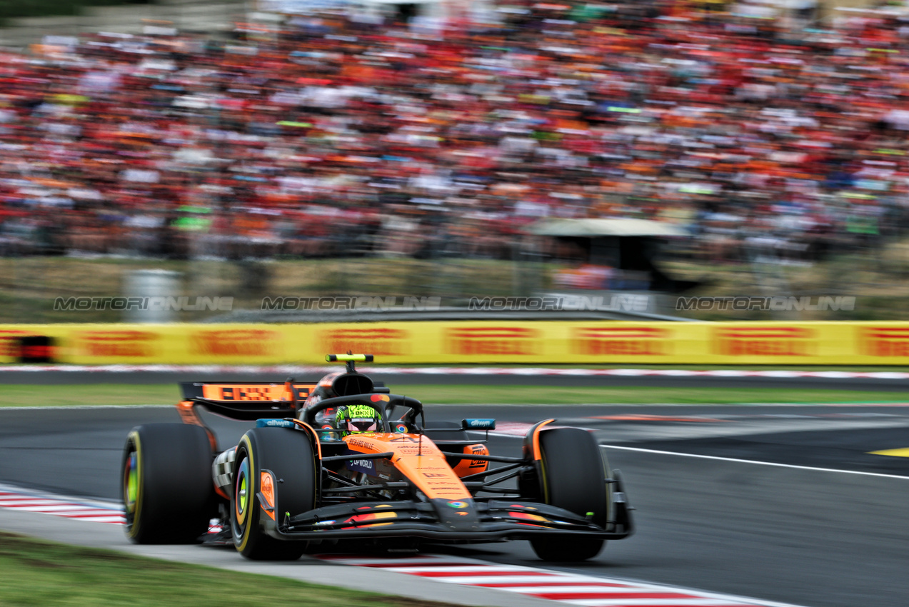 GP UNGHERIA, Lando Norris (GBR) McLaren MCL39.

03.08.2025. Formula 1 World Championship, Rd 14, Hungarian Grand Prix, Budapest, Hungary, Gara Day.

- www.xpbimages.com, EMail: requests@xpbimages.com © Copyright: Batchelor / XPB Images