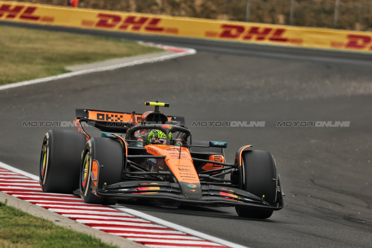 GP UNGHERIA, Lando Norris (GBR) McLaren MCL39.

03.08.2025. Formula 1 World Championship, Rd 14, Hungarian Grand Prix, Budapest, Hungary, Gara Day.

- www.xpbimages.com, EMail: requests@xpbimages.com © Copyright: Moy / XPB Images