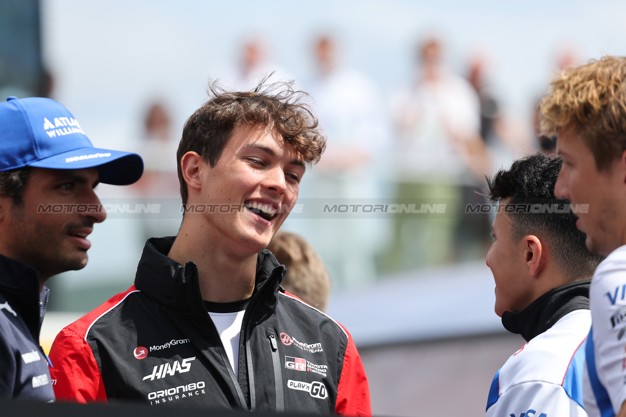 GP UNGHERIA, Oliver Bearman (GBR), Haas F1 Team 
03.08.2025. Formula 1 World Championship, Rd 14, Hungarian Grand Prix, Budapest, Hungary, Gara Day.
- www.xpbimages.com, EMail: requests@xpbimages.com © Copyright: Charniaux / XPB Images