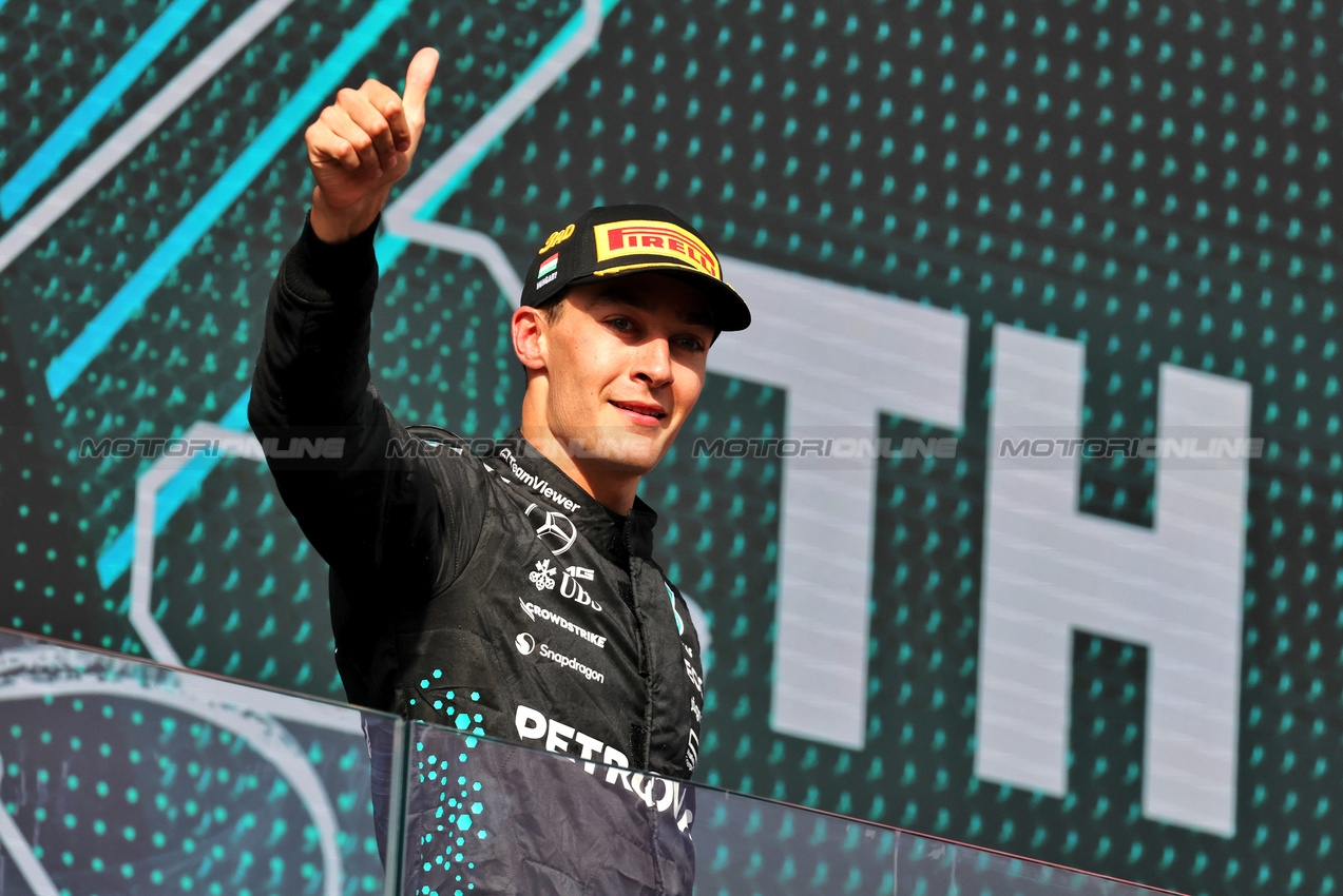 GP UNGHERIA, George Russell (GBR) Mercedes AMG F1 celebrates his third position on the podium.

03.08.2025. Formula 1 World Championship, Rd 14, Hungarian Grand Prix, Budapest, Hungary, Gara Day.

- www.xpbimages.com, EMail: requests@xpbimages.com © Copyright: Moy / XPB Images