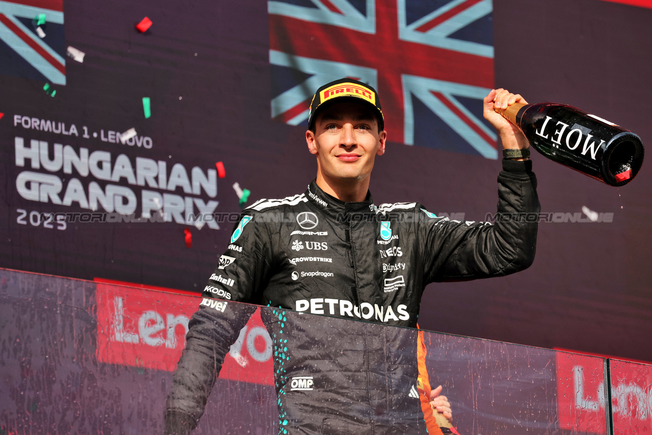 GP UNGHERIA, George Russell (GBR) Mercedes AMG F1 celebrates his third position on the podium.

03.08.2025. Formula 1 World Championship, Rd 14, Hungarian Grand Prix, Budapest, Hungary, Gara Day.

- www.xpbimages.com, EMail: requests@xpbimages.com © Copyright: Moy / XPB Images