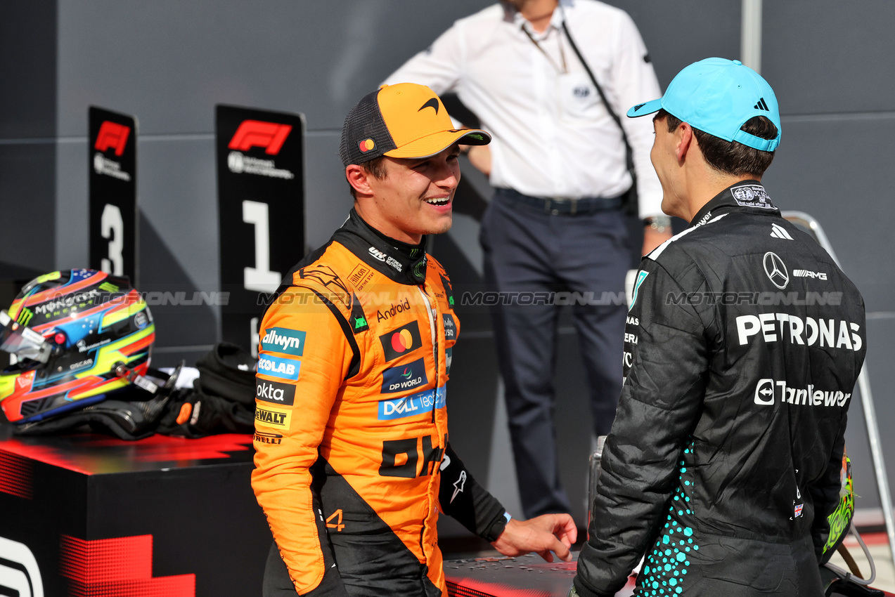 GP UNGHERIA, (L to R): Gara winner Lando Norris (GBR) McLaren in parc ferme with third placed George Russell (GBR) Mercedes AMG F1.

03.08.2025. Formula 1 World Championship, Rd 14, Hungarian Grand Prix, Budapest, Hungary, Gara Day.

- www.xpbimages.com, EMail: requests@xpbimages.com © Copyright: Bearne / XPB Images