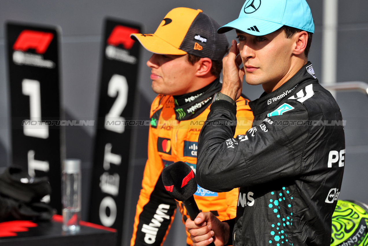 GP UNGHERIA, (L to R): Gara winner Lando Norris (GBR) McLaren in parc ferme with third placed George Russell (GBR) Mercedes AMG F1.

03.08.2025. Formula 1 World Championship, Rd 14, Hungarian Grand Prix, Budapest, Hungary, Gara Day.

- www.xpbimages.com, EMail: requests@xpbimages.com © Copyright: Bearne / XPB Images