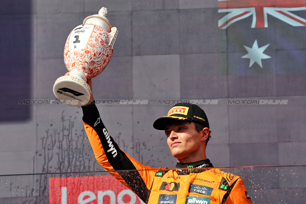GP UNGHERIA, Gara winner Lando Norris (GBR) McLaren celebrates on the podium.

03.08.2025. Formula 1 World Championship, Rd 14, Hungarian Grand Prix, Budapest, Hungary, Gara Day.

- www.xpbimages.com, EMail: requests@xpbimages.com © Copyright: Bearne / XPB Images