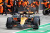 GP UNGHERIA, Oscar Piastri (AUS) McLaren MCL39 makes a pit stop.

03.08.2025. Formula 1 World Championship, Rd 14, Hungarian Grand Prix, Budapest, Hungary, Gara Day.

- www.xpbimages.com, EMail: requests@xpbimages.com © Copyright: Bearne / XPB Images